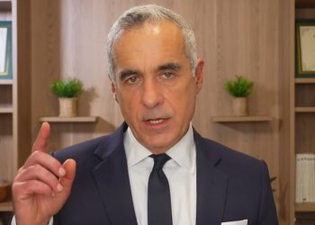 Calin Georgescu si a facut un site pentru a denunta stirile false