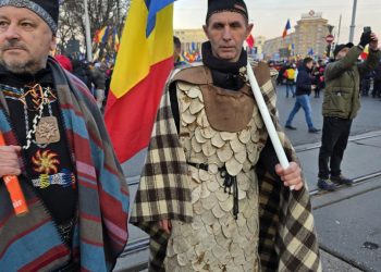 Ce nu s a vazut la TV de la protestul AUR Reportaj incognito printre manifestanti Poate George nu e in Polonia