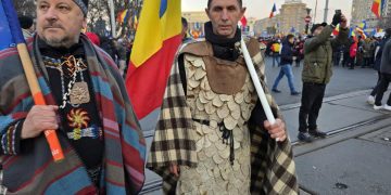 Ce nu s a vazut la TV de la protestul AUR Reportaj incognito printre manifestanti Poate George nu e in Polonia