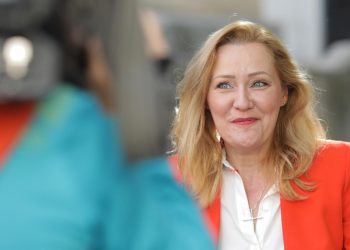 Lasconi il critica pe Ciolacu Clipuri pentru TikTok