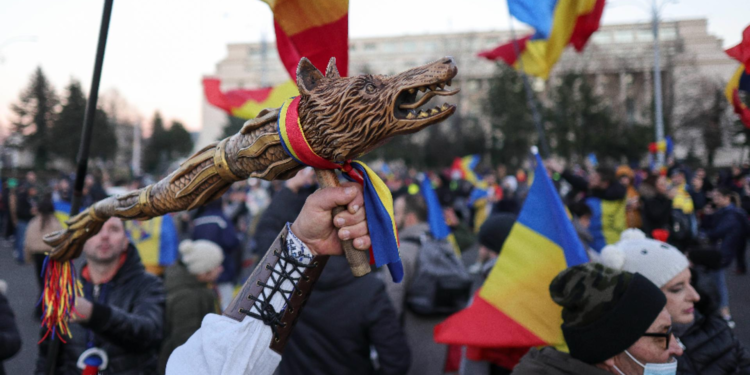 Liderii politici ii sfideaza ignorand mesajul romanilor