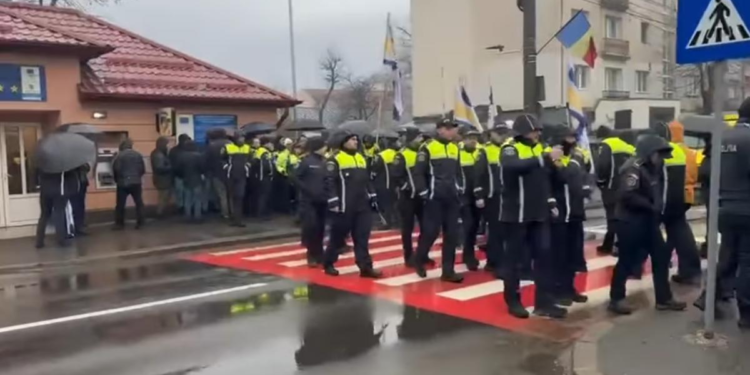 Politistii protesteaza pierd 2000 lei refuza munca suplimentara