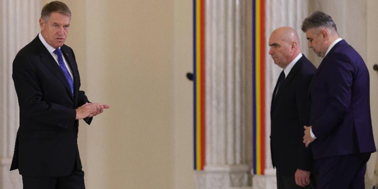 Sfidarea lui Bolojan fata de romanii inselati Presedintele Senatului il sprijina pe Klaus Iohannis