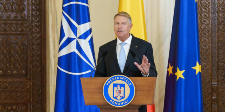 Telefoane secrete la Cotroceni Iohannis informat despre ilegalitati
