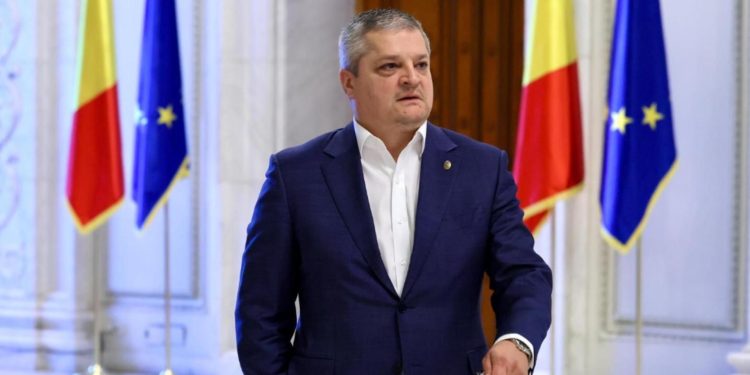 Fost parlamentar PSD critica decorarea presedintelui CCR de catre Iohannis Spectacol grotesc