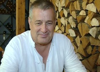 Mircea Dinescu Iohannis ar trebui sa plece din politica in lanturi VIDEO