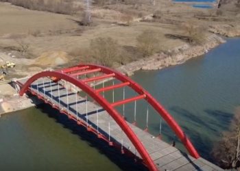 Romania nu a finalizat podul spre baza Cincu NATO ocoleste zeci de km