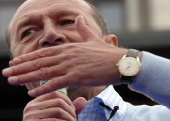 Traian Basescu despre Marcel Ciolacu E ridicol sa pierzi vremea pe TikTok sa mananci sarmale sa cobori pisici