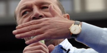 Traian Basescu despre Marcel Ciolacu E ridicol sa pierzi vremea pe TikTok sa mananci sarmale sa cobori pisici