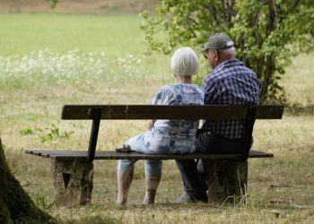 Ajutor pentru pensionarii cu venituri mici pe agenda Guvernului