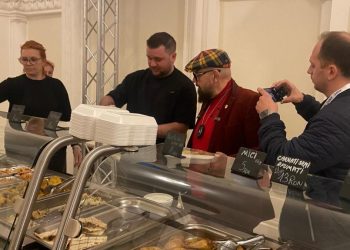 Cristian Popescu Piedone a inchis un restaurant din Parlament