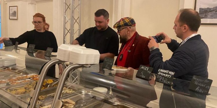 Cristian Popescu Piedone a inchis un restaurant din Parlament