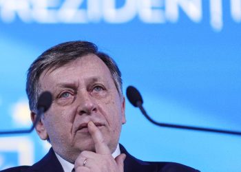 Cu o zi inainte de candidatura Crin Antonescu a primit garantii ca nu va fi schimbat cu Ilie Bolojan