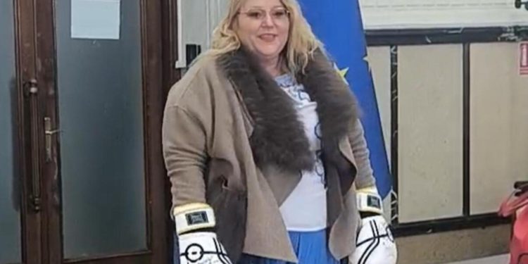 Diana Sosoaca respinsa de Federatia Romana de Box Nu este presedintele nostru de onoare
