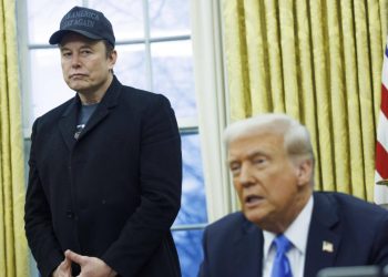 Forumul Pacii in Europa de Est Elon Musk si Tucker Carlson la Bucuresti Plan pentru Pace la granita Romaniei Realitatea PLUS