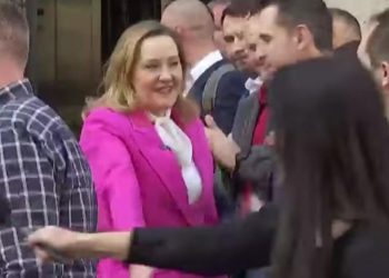 Lasconi confundata cu Sosoaca la TV din Franta