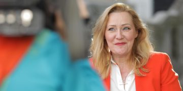 Lasconi conteaza pe presedintele provizoriu pentru voturi cum se contrazice lidera rezistentilor