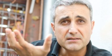 Robert Turcescu atac la campania lui Nicusor Dan S au investit multi bani in proiectul Nicusor Dan presedinte TikTok ul e plin de el