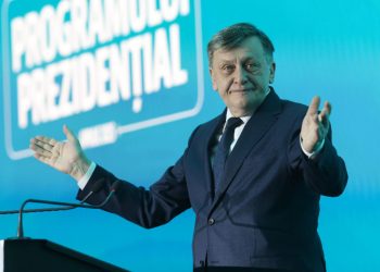 Crin Antonescu ironii despre contracandidati Tara e onesta Nicusor problema e sa fii tu