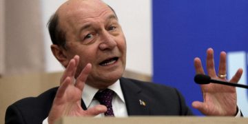 Cum l a sprijinit Securitatea pe Basescu in 2004