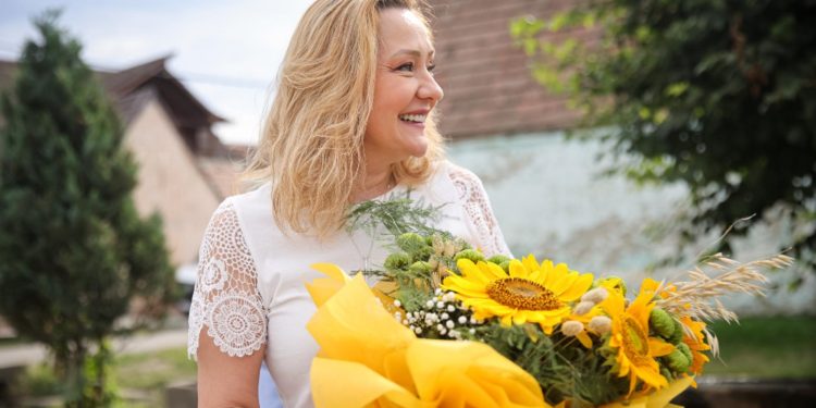 EXCLUSIV BEC interzice clipurile USR Reactia lui Lasconi Am fost cu ei la starea civila si la biserica au schimbat candidatul