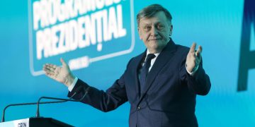 Ion Cristoiu intervine in conflictul CNSAS Crin Antonescu si denunta un joc murdar