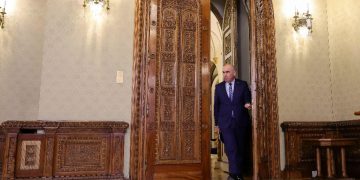 Tensiuni intre presedinte si premier protejatii lui Bolojan rezista