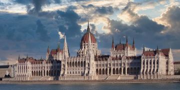 Deputatii din Budapesta au aprobat iesirea din CPI