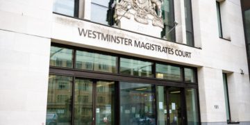 Roman acuzat la Londra de incendierea unor proprietati legate de Keir Starmer