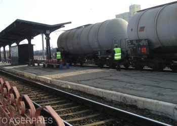 Cele doua vagoane cistern deraiate au fost golite de benzina