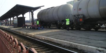 Cele doua vagoane cistern deraiate au fost golite de benzina