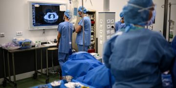 Sanctiuni pentru medicii din sistemul public care incalca programul de lucru