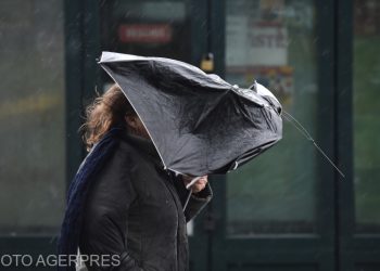 Alerte cod rosu de fenomene severe emise de meteorologi