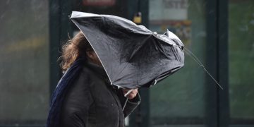Alerte cod rosu de fenomene severe emise de meteorologi