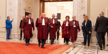 Proiect de lege Judecatorii CCR nu vor primi prima