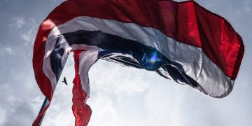 Thailanda a declarat legea martiala in opt districte