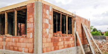 Depozitele si garajele ilegale vor fi detectate cu drone