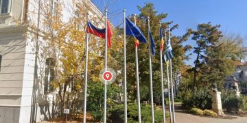 Oana Toiu solicita Primariei Tulcea sa coboare steagul Rusiei