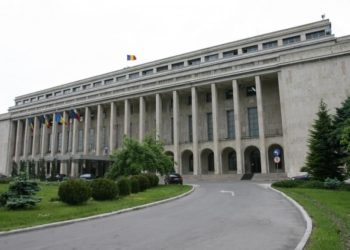 privilegiile func Rio narilor statutului si opozitia la schimbare