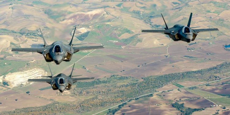 Baterii Patriot si F 35 NATO sprijina Polonia imptriva dronelor