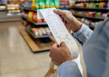 Controale ANAF la magazine pentru verificarea preturilor alimentelor