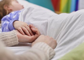 Marturia unei mame si a dus fata la spital moarta