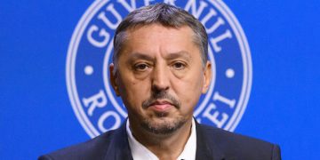 Ministrul Educatiei Daniel David vorbeste cu studentii