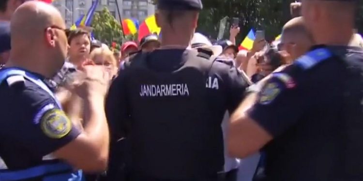 Politistii de frontiera pot inregistra persoane fara acord