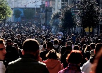 Populatia Marii Britanii a crescut din nou