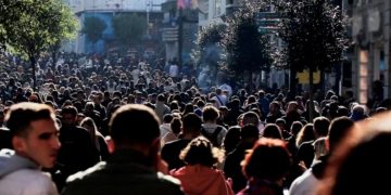 Populatia Marii Britanii a crescut din nou