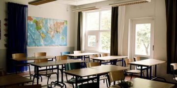 Profesorii protestez la Guvern n prima zi de scoal