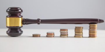 Proiectul pensiilor speciale pentru magistrati aprobat automat