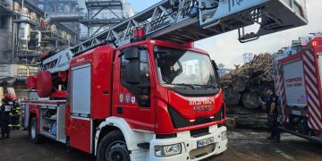 Protest pe podul de la Agigea barbat ameninta sinuciderea