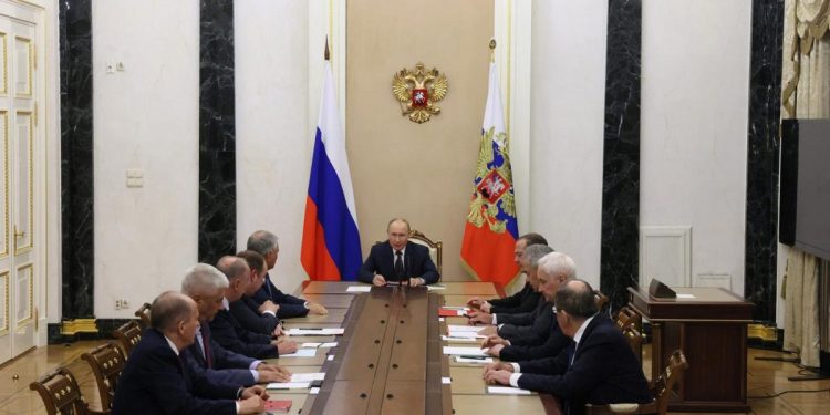 Putin a convocat Consiliul de Securitate al Rusiei